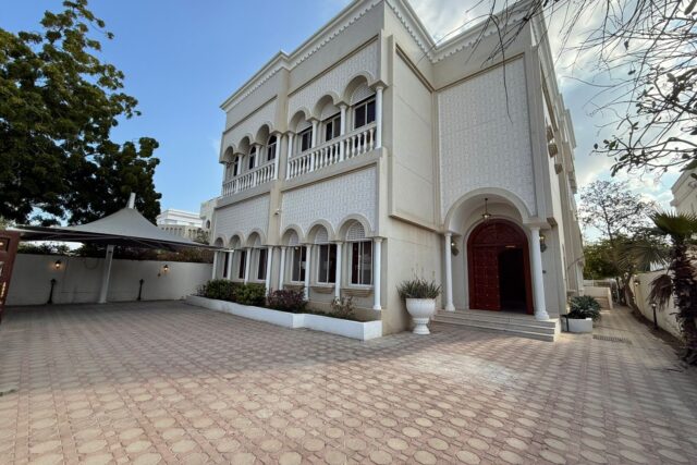 7+2 BHK Specious villa for rent in Qurum Sarooj- PPV319